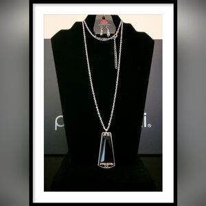 Paparazzi Jewelry Empire State Elegance Necklace.